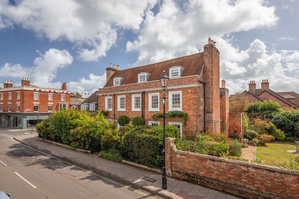 Image of St. Thomas Street, Lymington, Hampshire, SO41