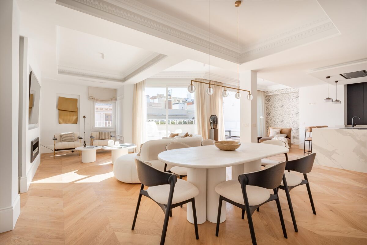 3-bed apartment with terrace in Recoletos, Salamanca