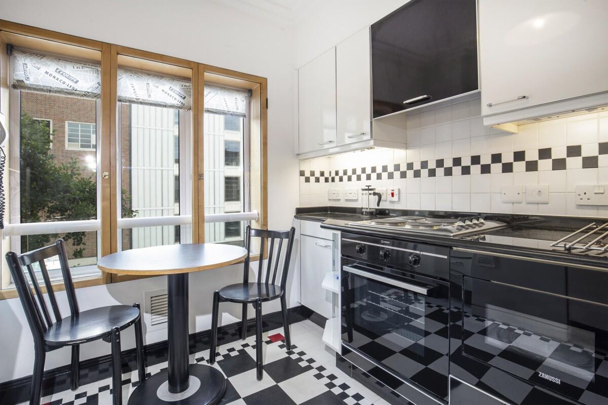 flat to rent in Meridian Place, Upper St Martins Lane, Covent Garden