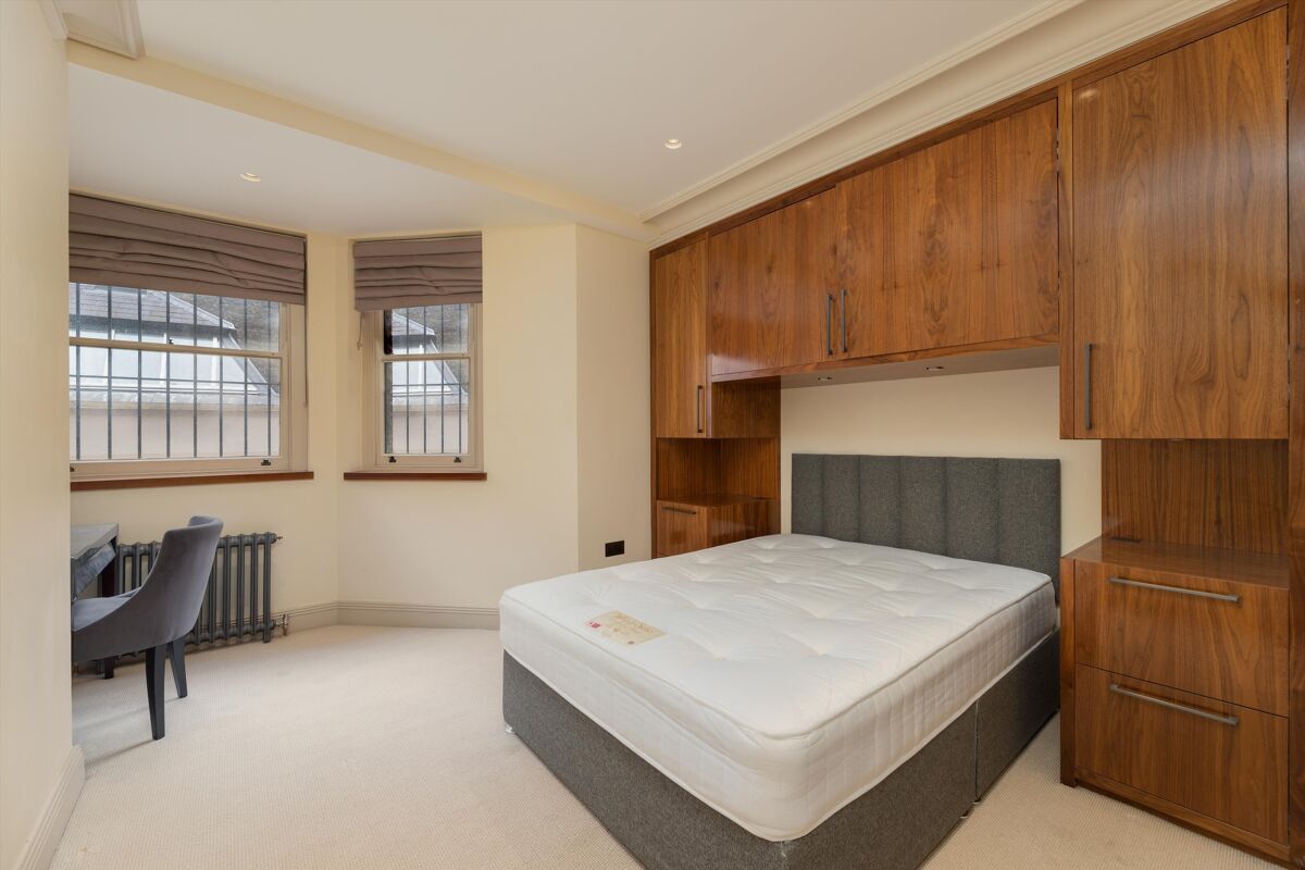 flat to rent in Balfour Place, London, W1K MAQ012350690 Knight Frank