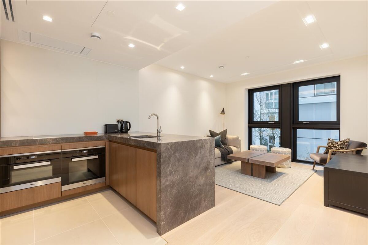 flat to rent in Portugal Street, Holborn, London, WC2A MAQ012374405