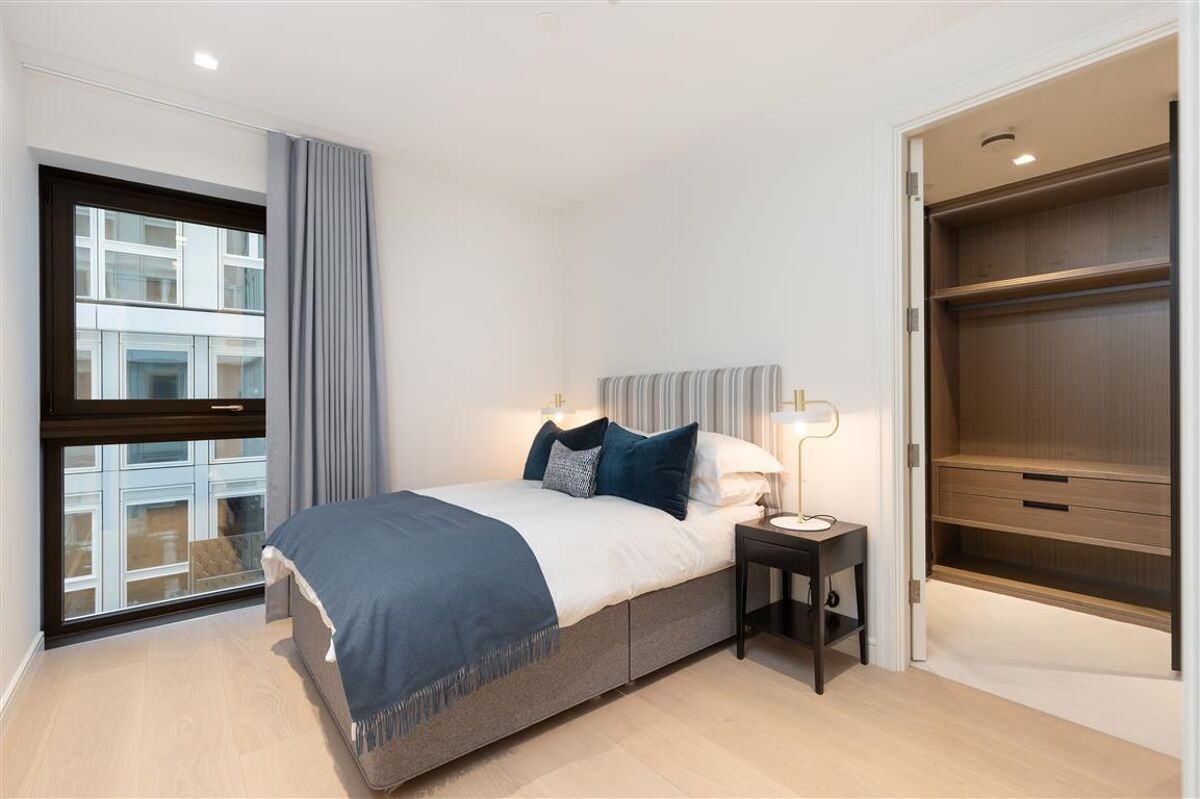 flat to rent in Portugal Street, Holborn, London, WC2A MAQ012374405