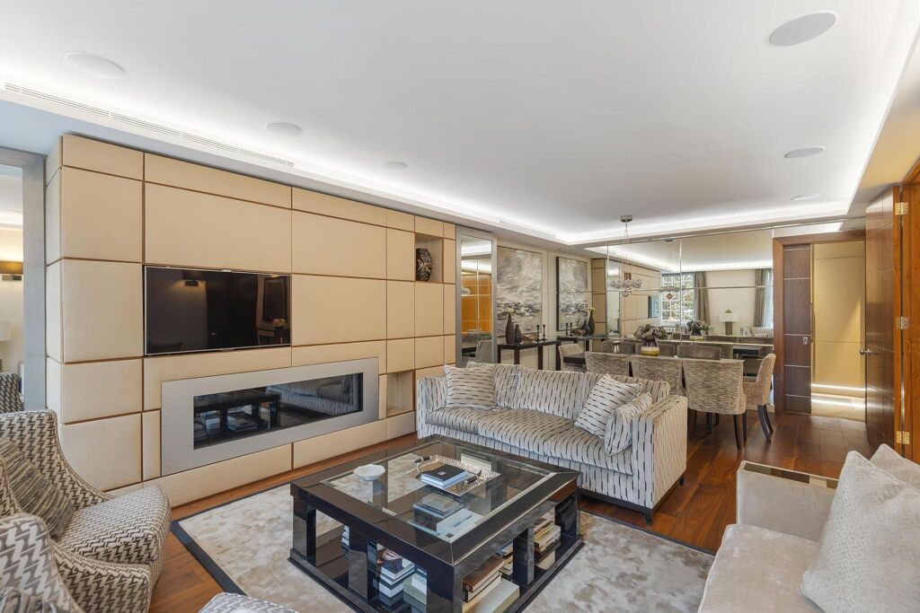 Image of Mount Row, Mayfair, London, W1K