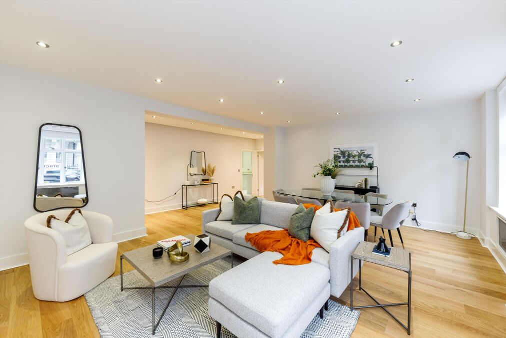 Image of Chesterfield House, Chesterfield Gardens, Mayfair, London, W1J