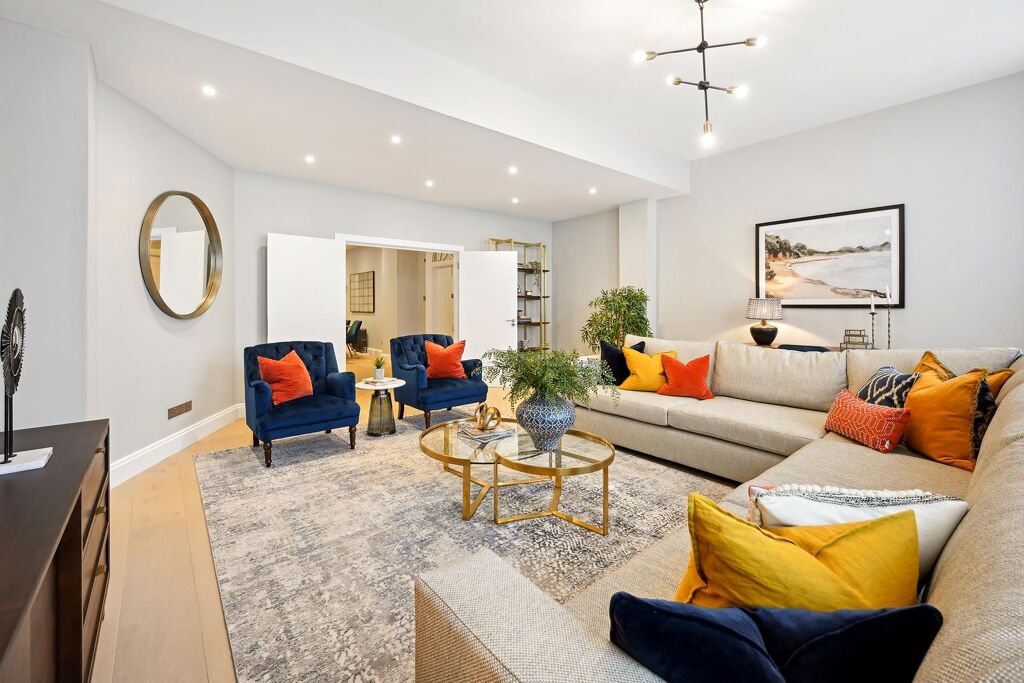 Image of Grosvenor Square, Mayfair, London, W1K