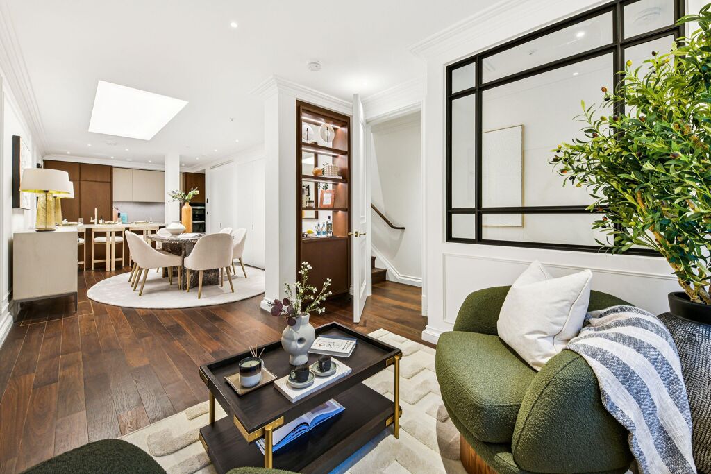 Image of Charles Street, London, W1J