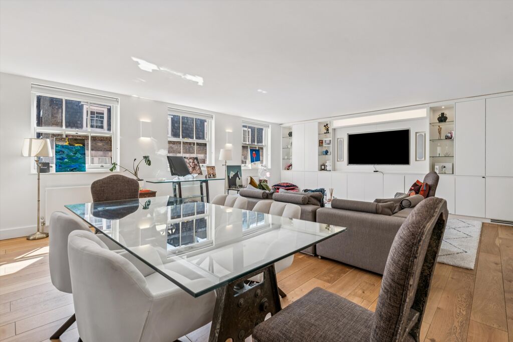 Image of Grosvenor Square, Mayfair, London W1K