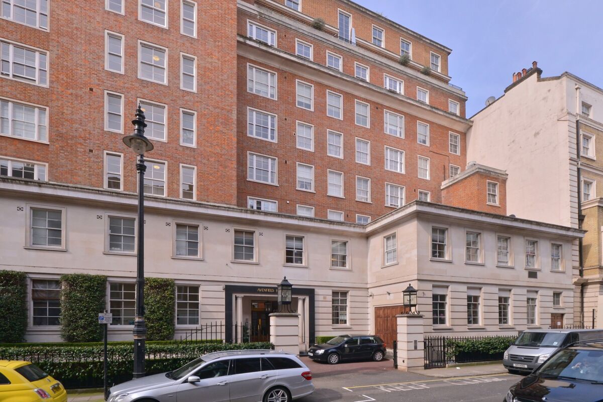 flat to rent in Avenfield House, Park Lane, Mayfair, London, W1K