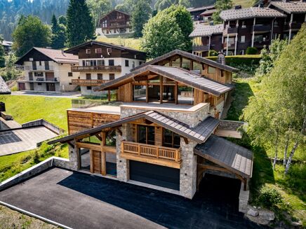 Picture of 5 bedroom chalet for sale.
