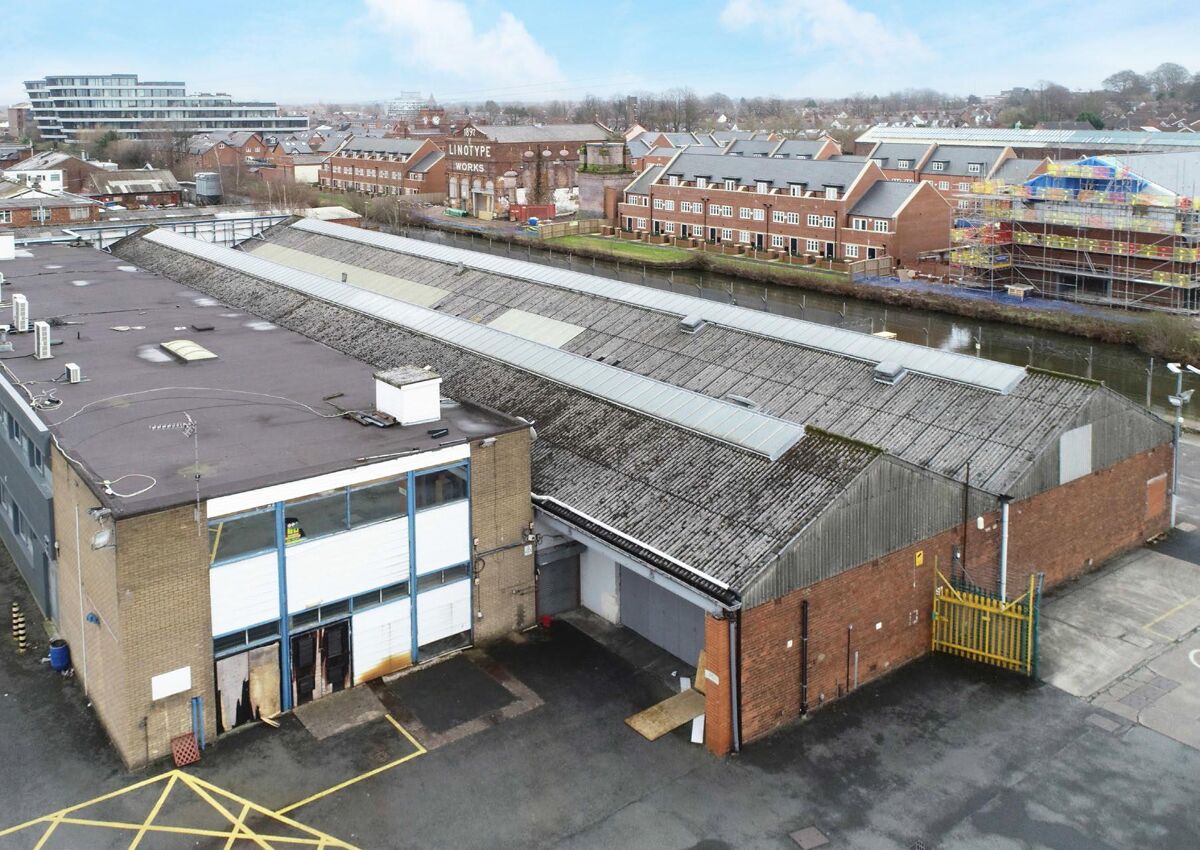 To Let/ May Sell Adaptable Hybrid Industrial/ Office Unit 24,946 SQ