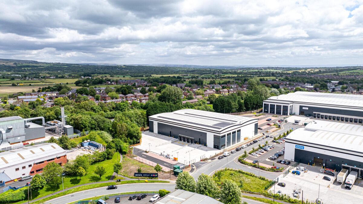 High Quality New Build Industrial/ Warehouse Unit with Large Secure Yard