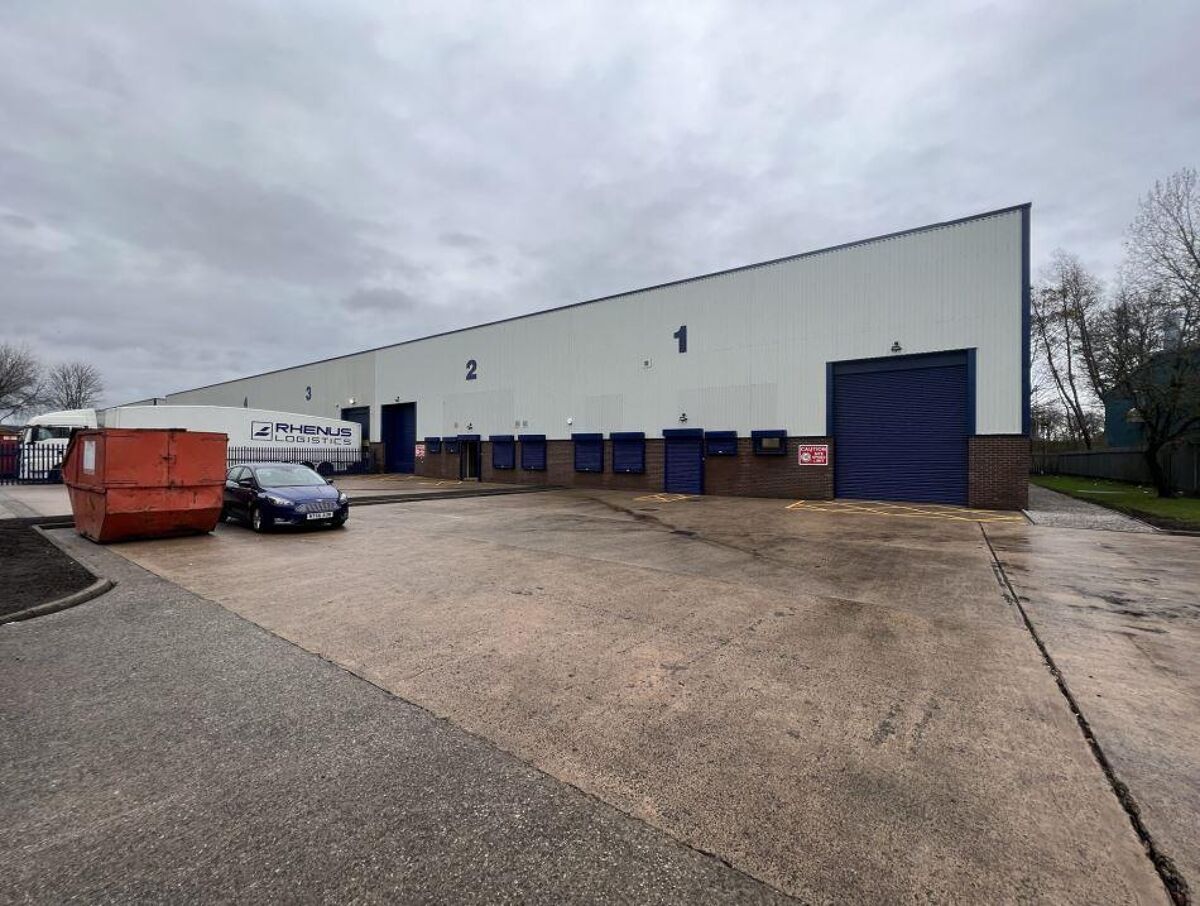 Industrial/Distribution to rent in Parkway Trading Estate, 12 Parkway