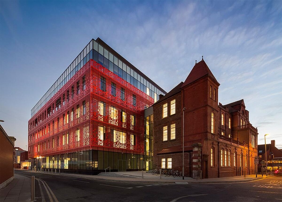 High quality fitted laboratory and office space located within Manchester University NHS Foundation Trust's Oxford Rd campus