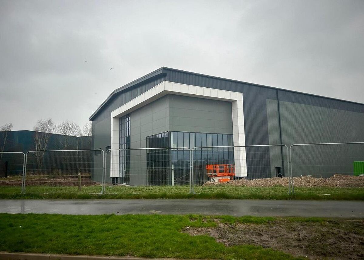Industrial/Distribution to rent in Unit 7a & b, Airfield Road, Cheshire