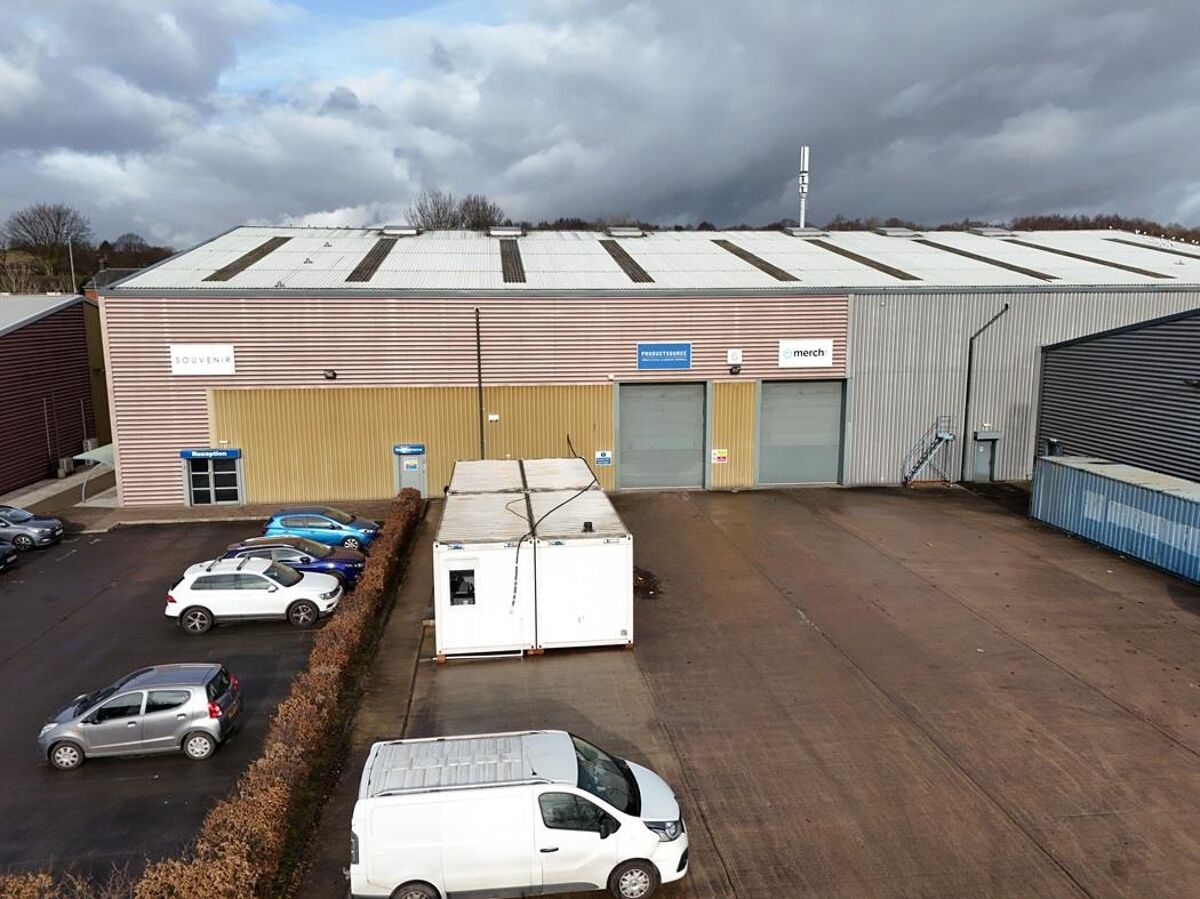 Modern industrial / warehouse unit available to let in a prime industrial location