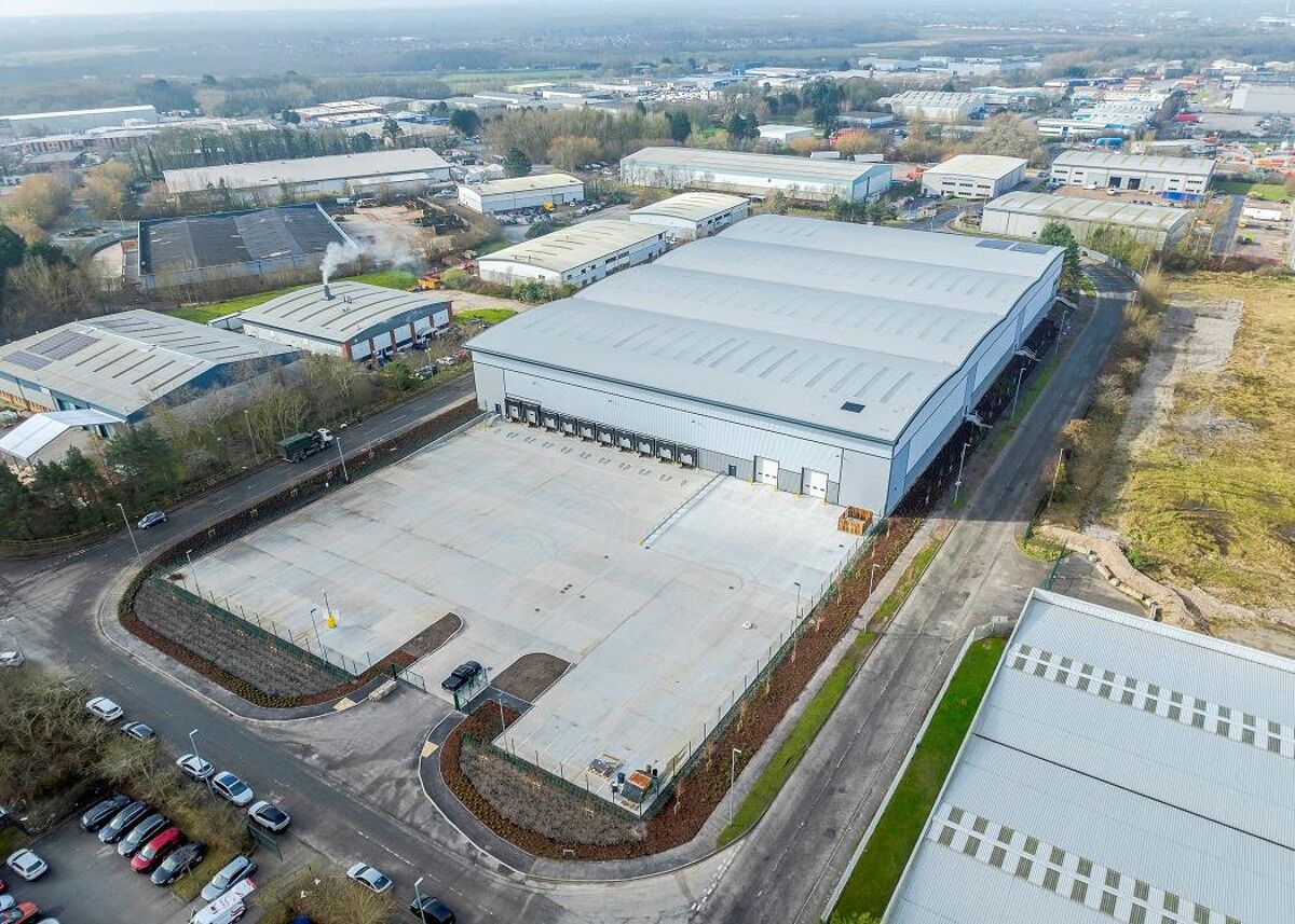 New high quality warehouse / distribution facility available to let / for sale and ready for immediate occupation