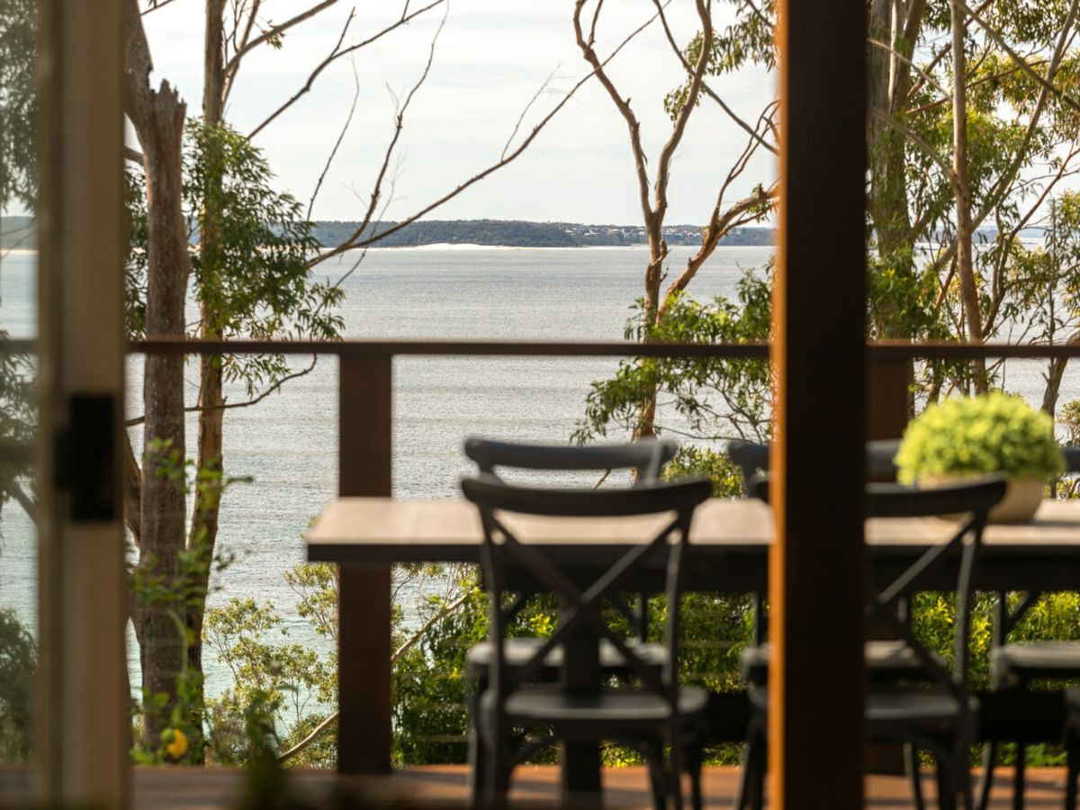 house for sale in 18 Tallwood Avenue, NARRAWALLEE MCG107P2957