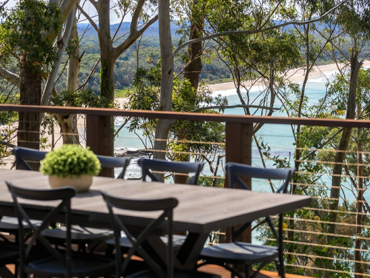 house for sale in 18 Tallwood Avenue, NARRAWALLEE MCG107P2957