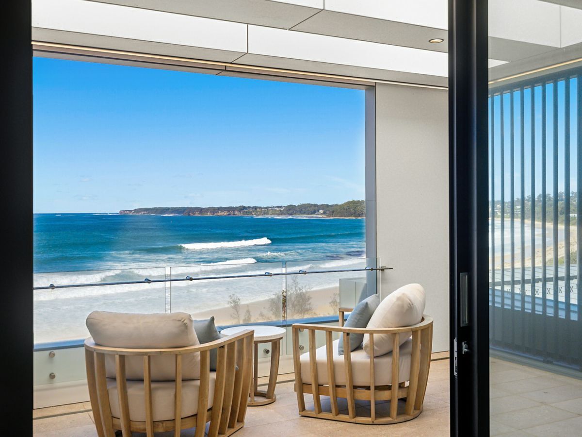 12 Beach Road, MOLLYMOOK BEACH