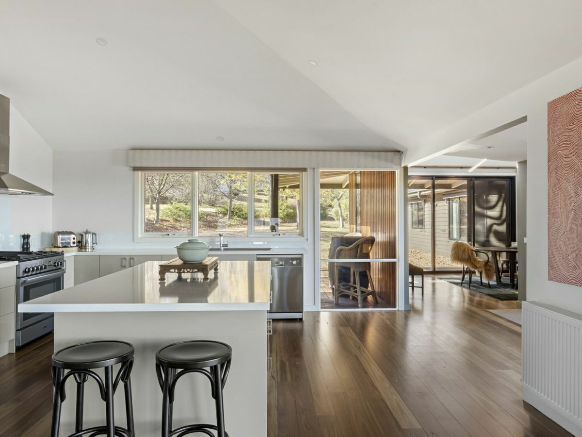 696 Glenroy Road, MERRIJIG, Merrijig - Thumbnail 6