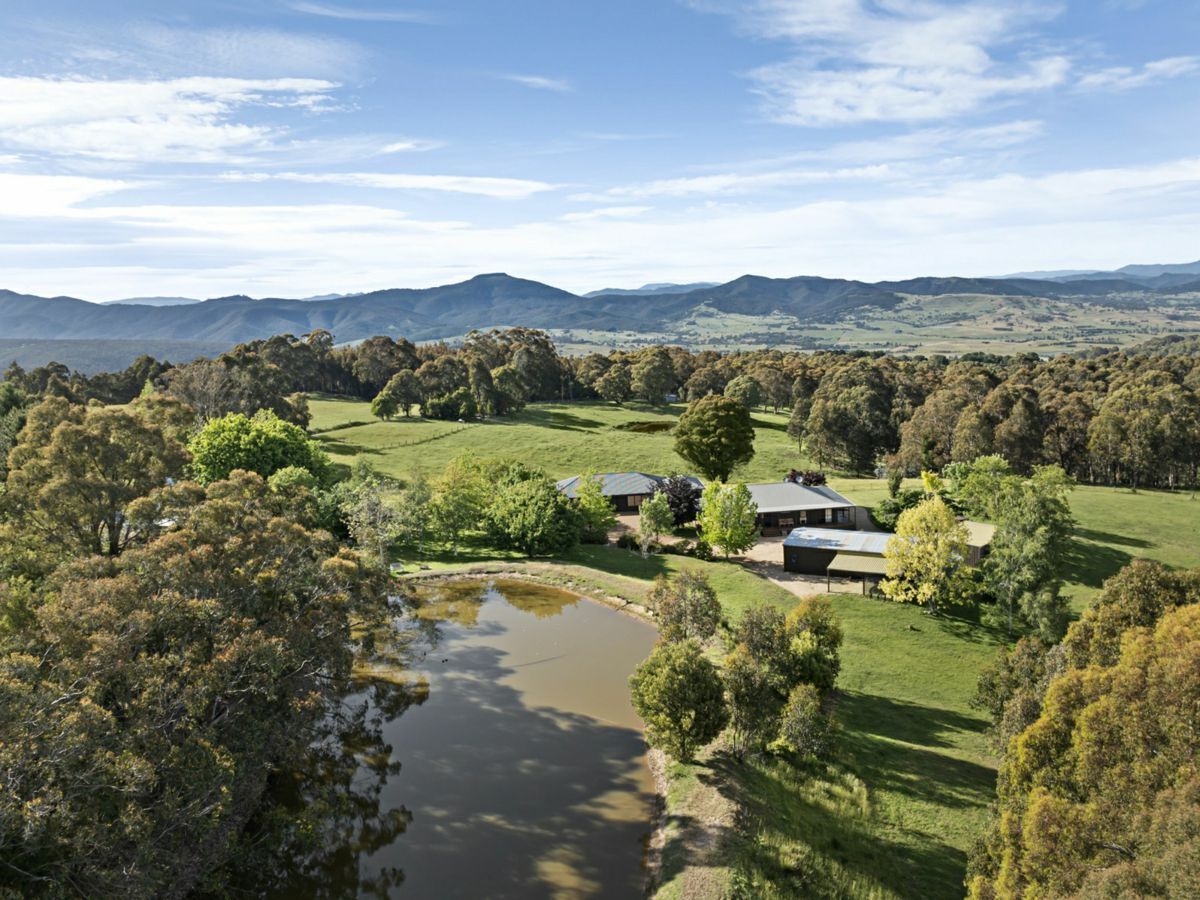 696 Glenroy Road, MERRIJIG, Merrijig - Thumbnail 2