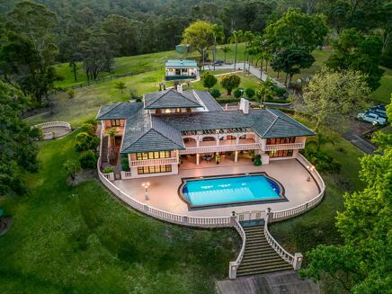 Picture of 7 bedroom farmhouse for sale.
