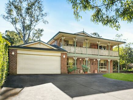Picture of 5 bedroom house for sale.