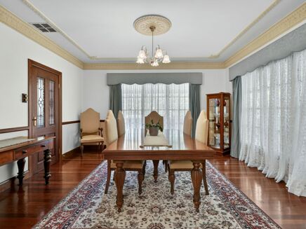 Picture of 8 bedroom farmhouse for sale.