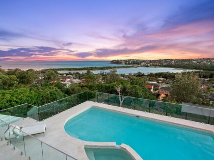 Picture of 8 bedroom house for sale.