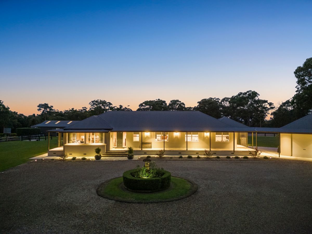 242 Dairy Road, THE OAKS, The Oaks - Thumbnail 6