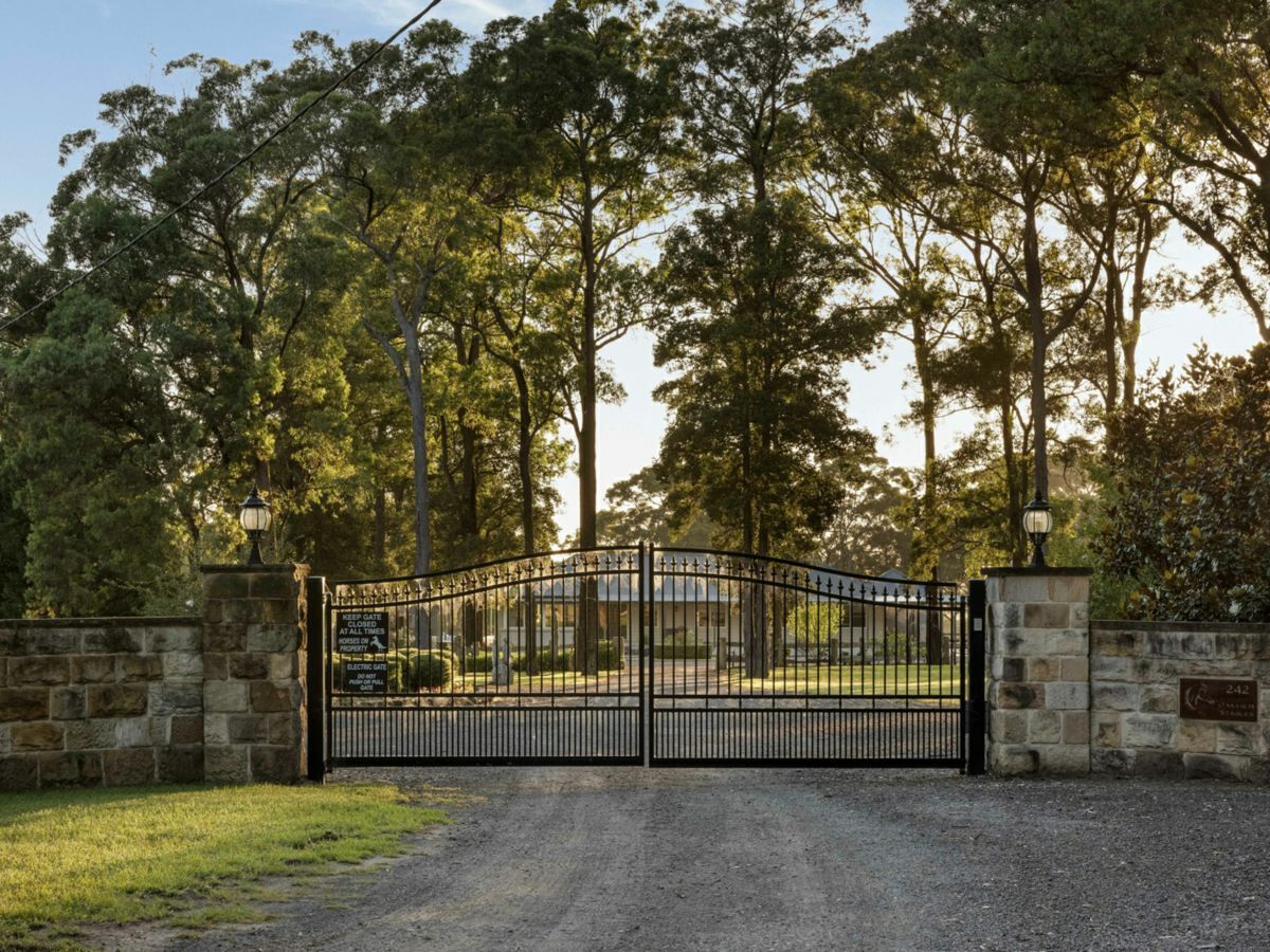 242 Dairy Road, THE OAKS, The Oaks - Thumbnail 5