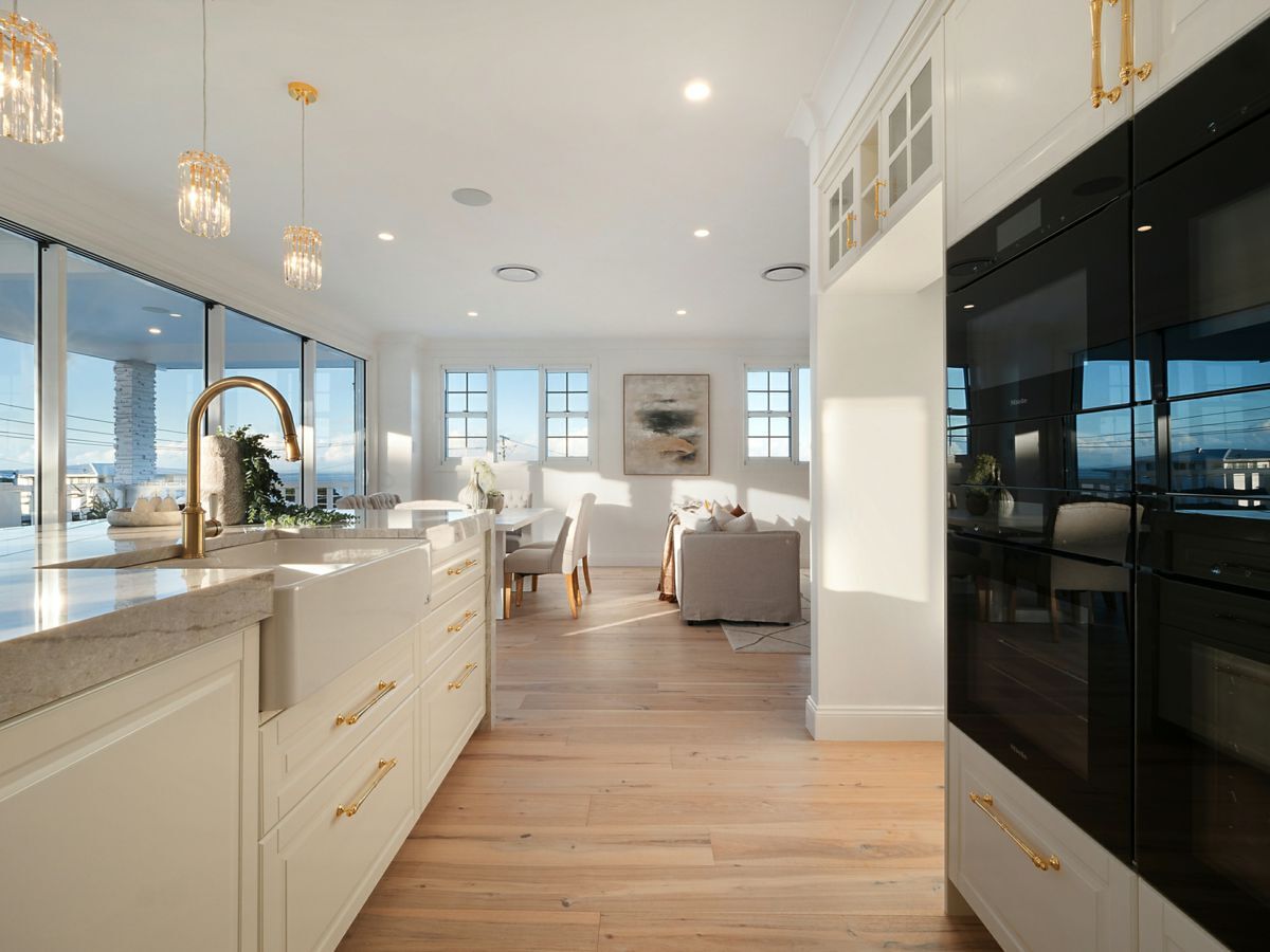82 Alkoomie Street, WYNNUM, Wynnum - Thumbnail 5