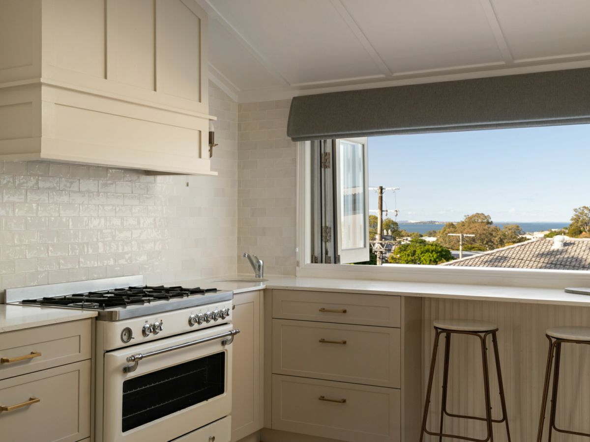 66 Wassell Street, WYNNUM, Wynnum - Thumbnail 5
