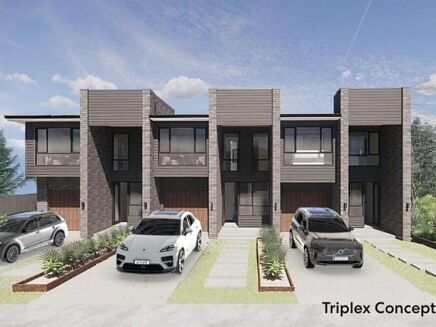 Picture of 7 bedroom house for sale.