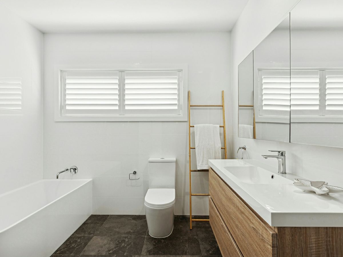 35 Helen Drive, COPACABANA, Copacabana - Thumbnail 8
