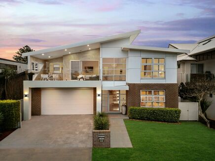 Picture of 4 bedroom house for sale.