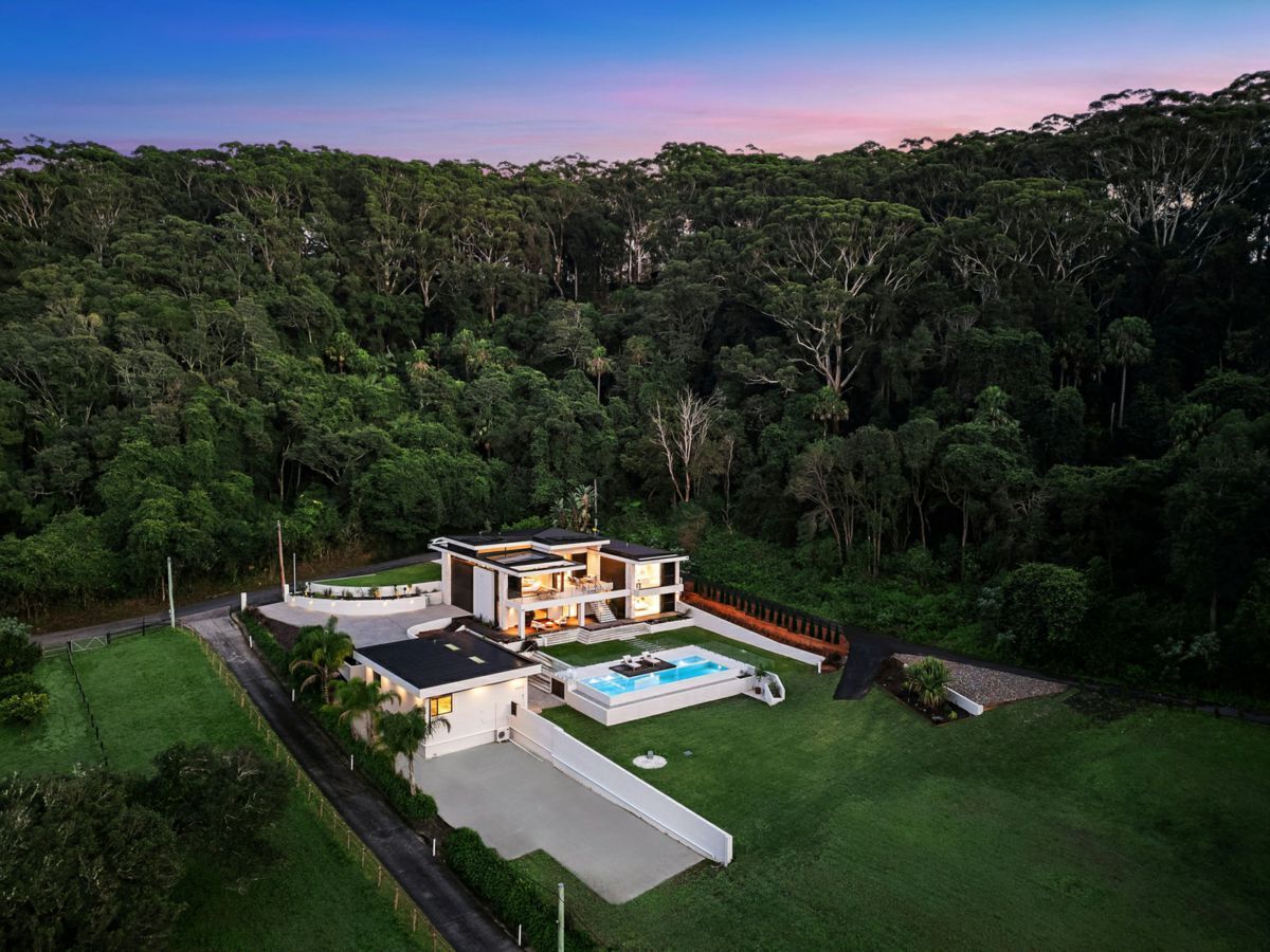 90 Brush Road, WAMBERAL, Wamberal - Image 1