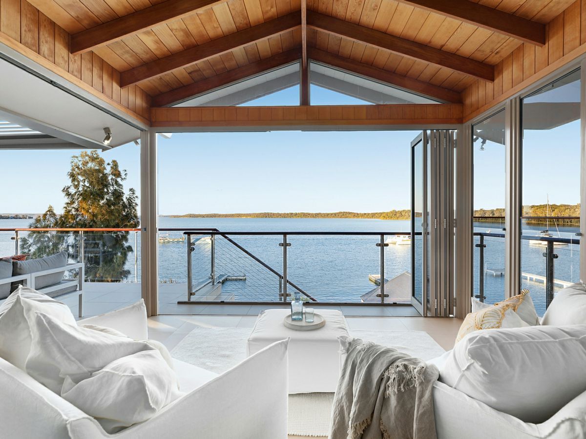 house for sale in 55 Gordon Avenue, SUMMERLAND POINT MCG15P62074