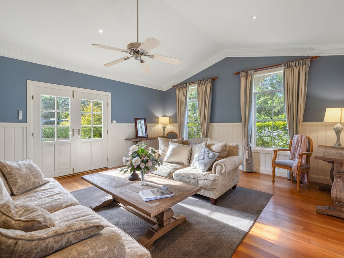 house for sale in 2 Forest Hill Drive, OAKHAMPTON HEIGHTS mcg15p66594