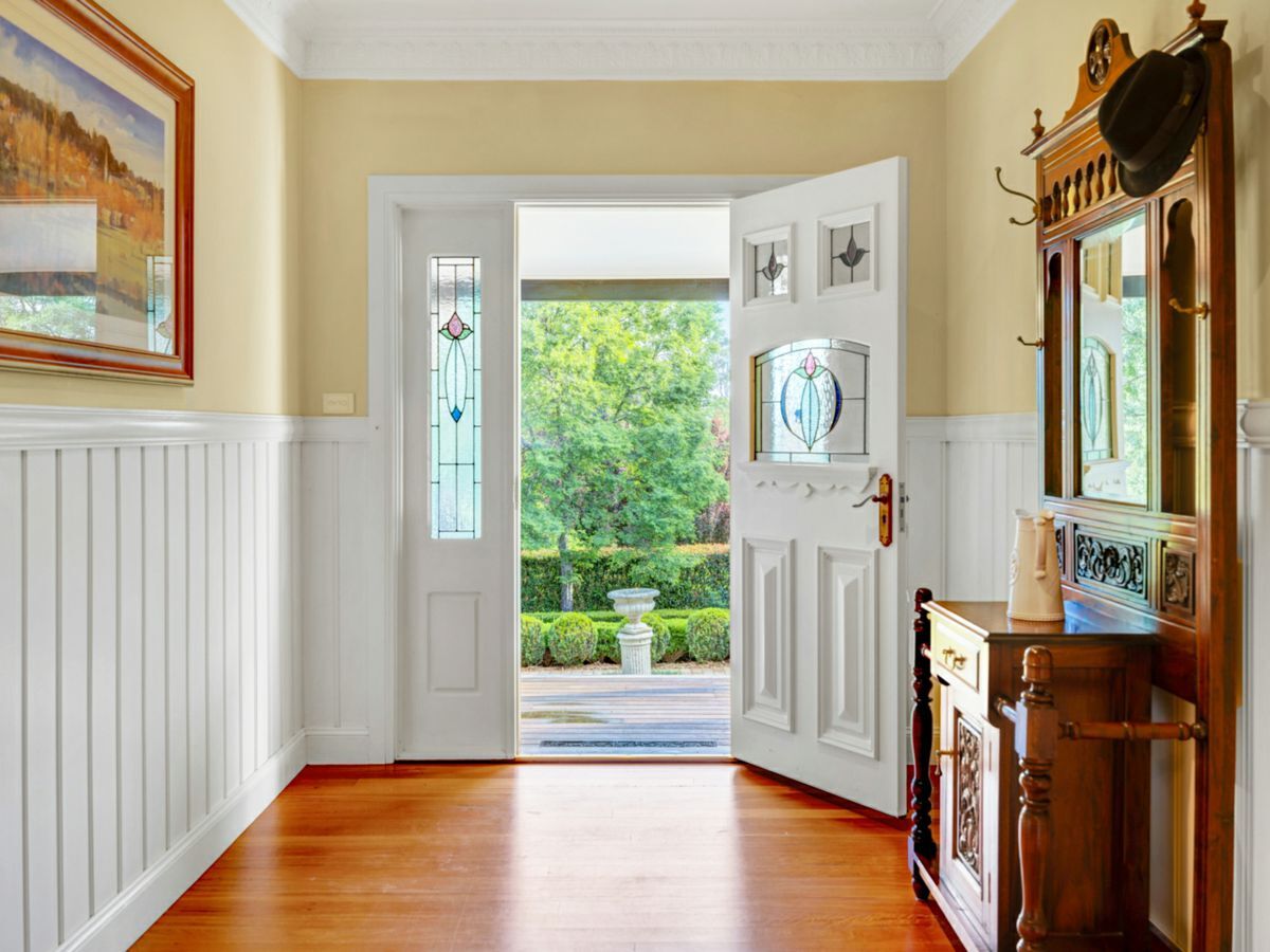 house for sale in 2 Forest Hill Drive, OAKHAMPTON HEIGHTS mcg15p66594