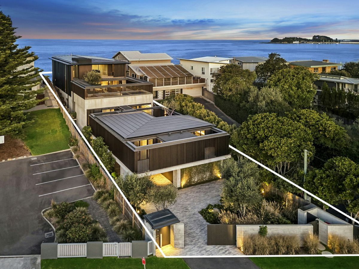 57 Ocean View Drive, WAMBERAL, Wamberal - Image 1