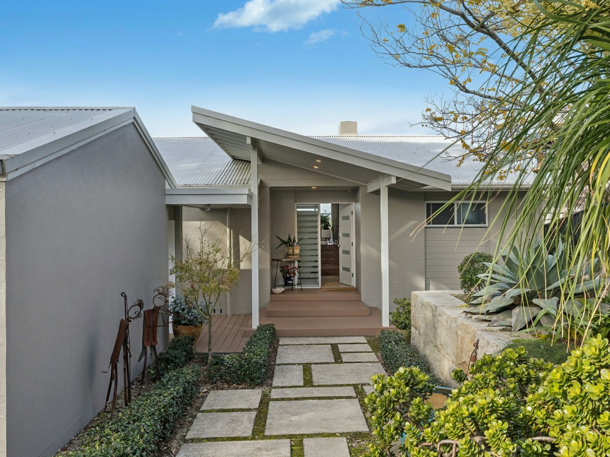 20 McGee Avenue, WAMBERAL, Wamberal - Thumbnail 3