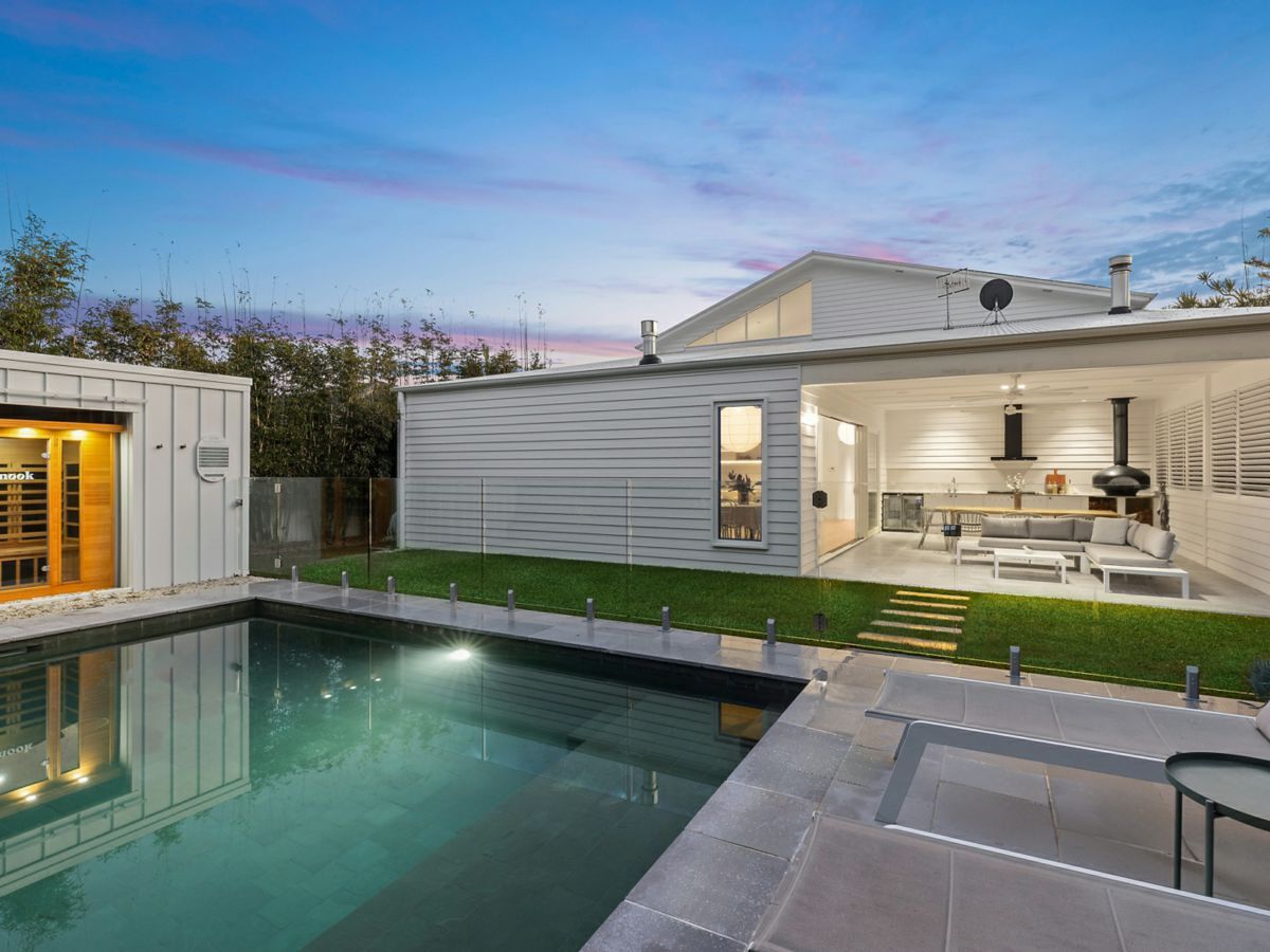 4 Renown Street, WAMBERAL, Wamberal - Image 1