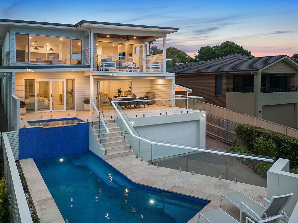 126 Ocean View Drive, WAMBERAL, Wamberal - Image 1