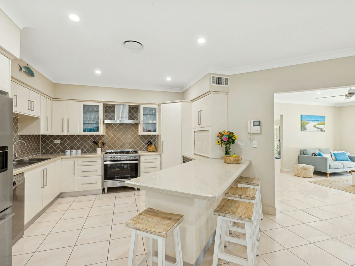 29 Bundara Avenue, WAMBERAL, Wamberal - Thumbnail 4