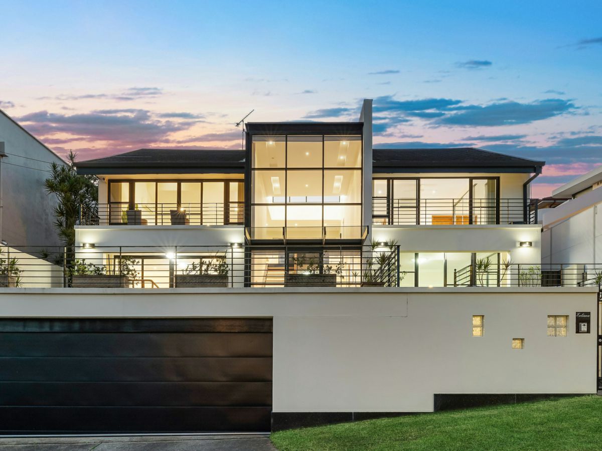 13 Tutt Crescent, CHISWICK, Chiswick - Thumbnail 2