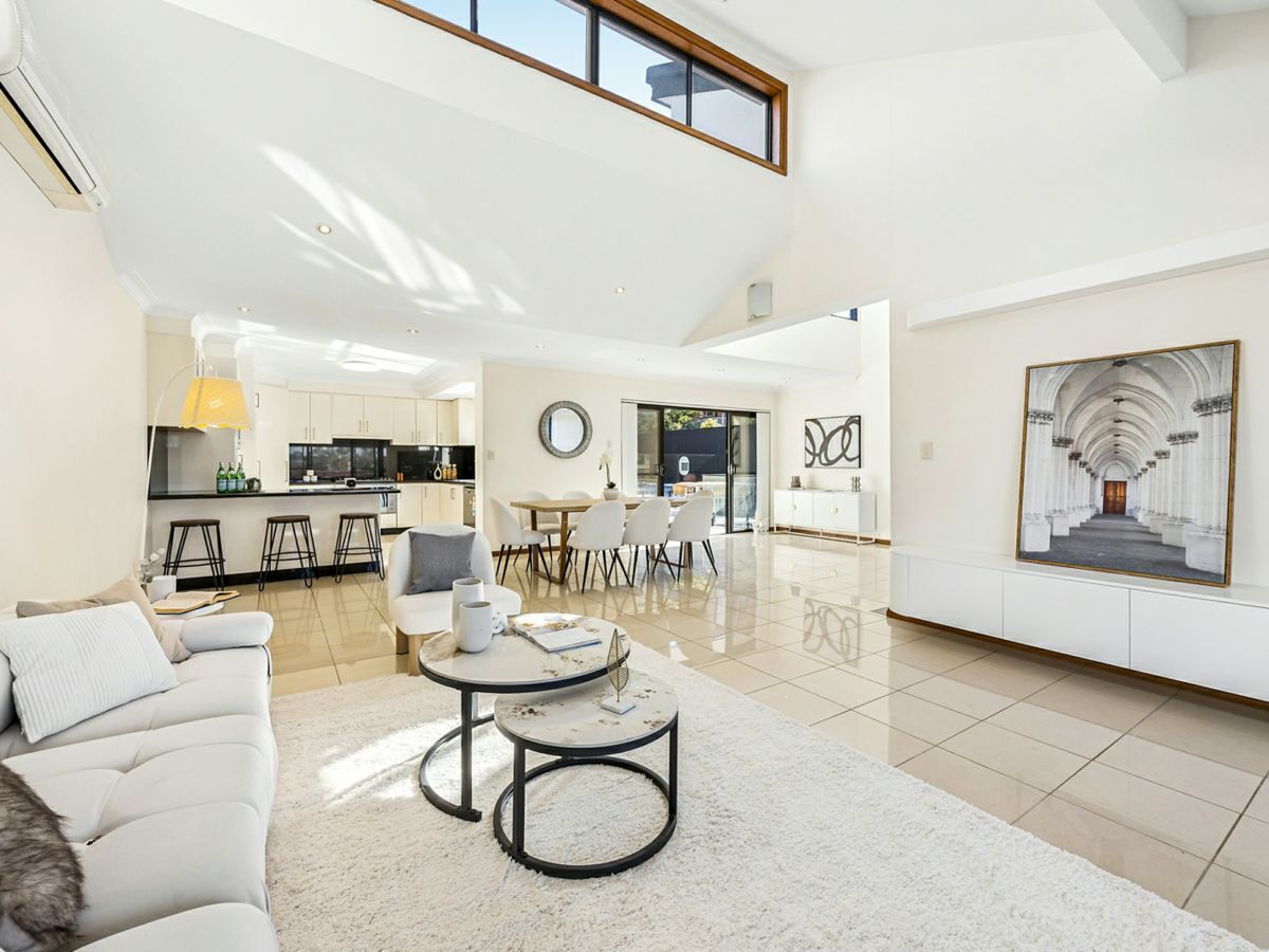 13 Tutt Crescent, CHISWICK, Chiswick - Thumbnail 6