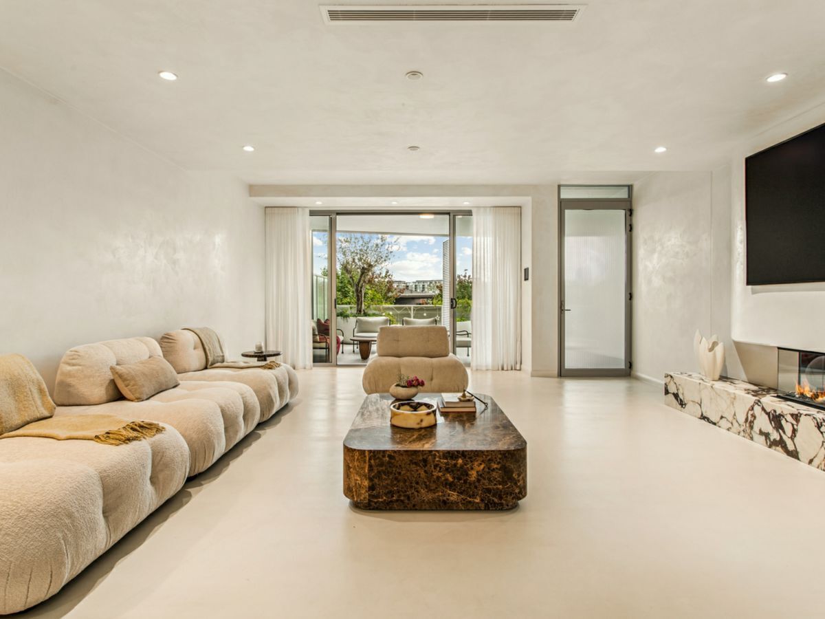31 Shoreline Drive, RHODES