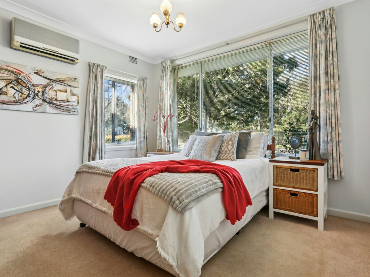 8 Nullawarra Avenue, CONCORD WEST, Concord West - Thumbnail 3