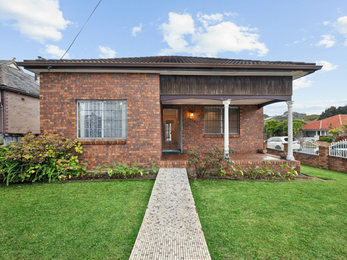 1 Lindsay Street, BURWOOD